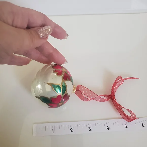 Vintage Hand painted glass Ornament - Picture 7 of 7
